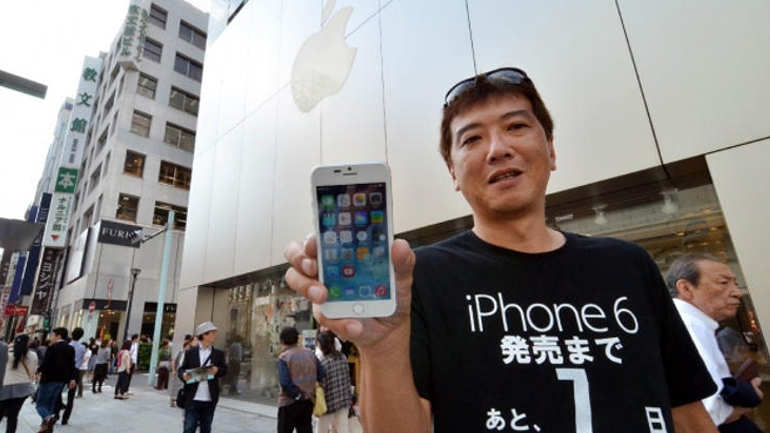 Ουρές πελατών για τα νέα iPhone 6s και 6s Plus