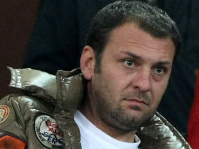 O Aνατολάκης παίζει άμυνα στον Πειραιά