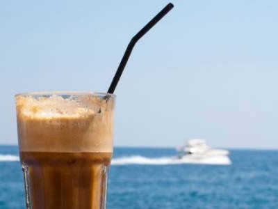 To κόλπο με την τιμή στο καφέ φραπέ στα φεριμπότ