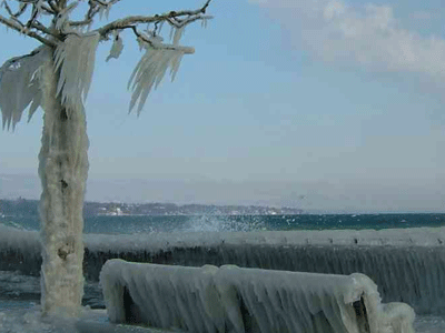 Στην «κατάψυξη» και πάλι η χώρα