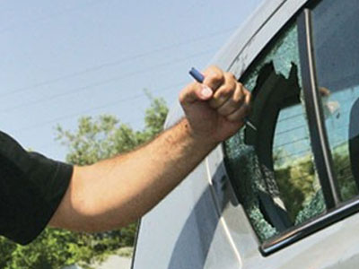 Συνελήφθησαν για διαρρήξεις αυτοκινήτων στο Κορωπί