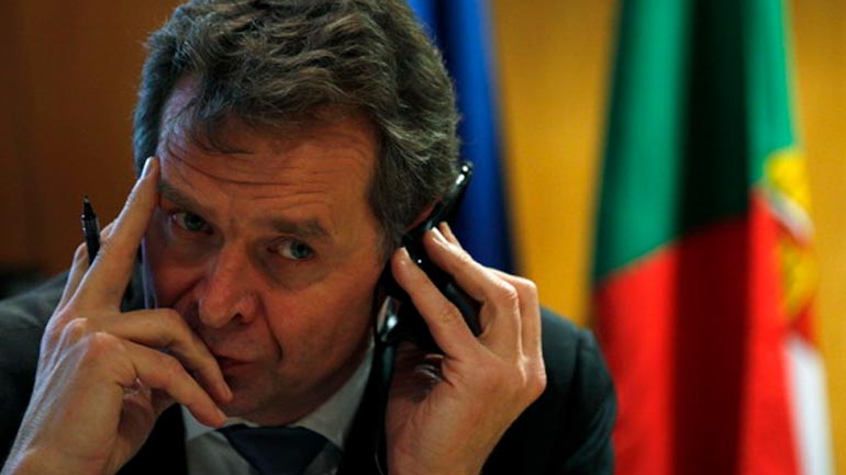 Ντερ Στάνταρντ: Η τρόικα απέτυχε, πώς δεν κοκκινίζει ο Τόμσεν;