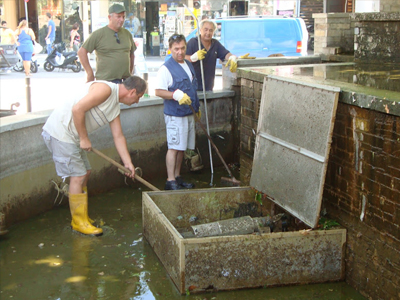 Ξάνθη: Βρώμα και δυσωδία στο σιντριβάνι της Πλατείας
