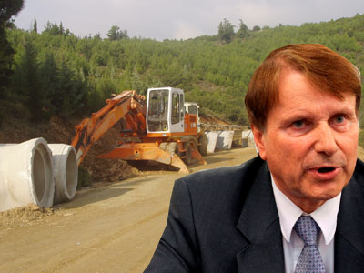 «Κλείνει το μάτι» στους μεγαλοεργολάβους… «Κλείνει το μάτι» στους μεγαλοεργολάβους…