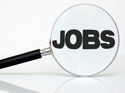 Περισσότερες οι προσλήψεις από τις απολύσεις