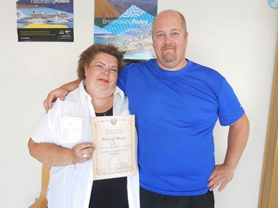 Βραβεύτηκε ζευγάρι Φιλανδών που επισκέπτεται τη Ρόδο