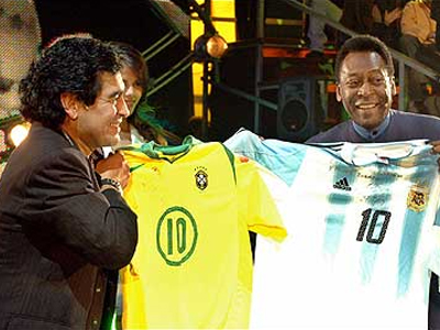 Μαραντόνα vs Πελέ εκτός γηπέδων