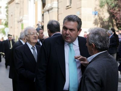 Σύλληψη αστυνομικού που παρακολουθούσε τον Καμμένο