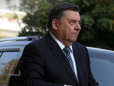 ΙΕΚ… Καρατζαφέρης