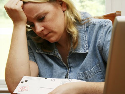 «Γονατίζουν» οι καταναλωτές λόγω υψηλού κόστους ζωής