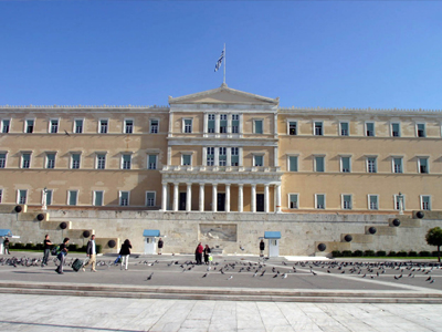 Ψηφίζεται η απελευθέρωση ωραρίου των φαρμακείων