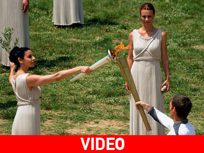 Άναψε η Ολυμπιακή Φλόγα στην Αρχαία Ολυμπία