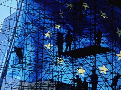 Κομισιόν: Αμετάκλητη η συμμετοχή της Ελλάδας στην Ευρωζώνη