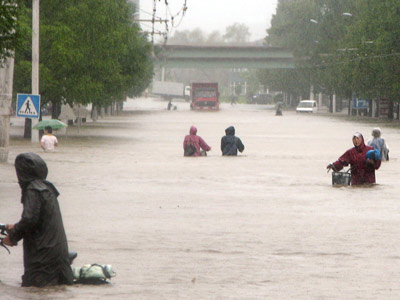 Β. Κορέα: 88 νεκροί και χιλιάδες άστεγοι λόγω βροχοπτώσεων Β. Κορέα: 88 νεκροί και χιλιάδες άστεγοι λόγω βροχοπτώσεων
