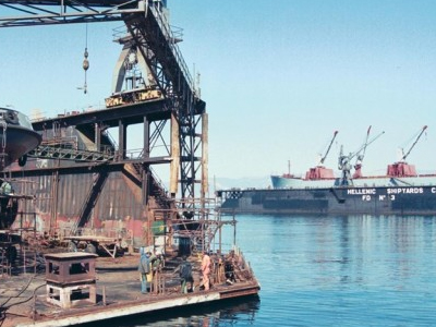 Ολοκληρώθηκε η ανέλκυση της Πλωτής Δεξαμενής Νο3