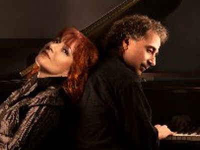 Έλλη Πασπαλά – Τάκης Φαραζής στο φουαγιέ του «Παλλάς»