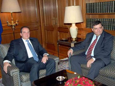 ΛΑΟΣ: Ο Καραμανλής δεν διδάσκεται από τα λάθη του