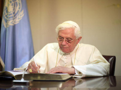 Τα Χριστούγεννα κυκλοφορεί το νέο βιβλίο του Πάπα Τα Χριστούγεννα κυκλοφορεί το νέο βιβλίο του Πάπα