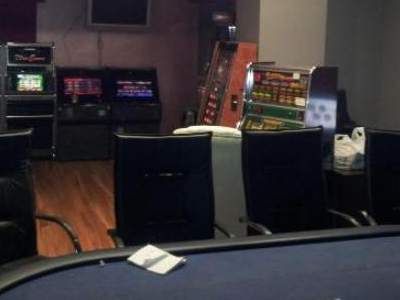 Έφοδος σε «μίνι καζίνο» με 33 συλλήψεις