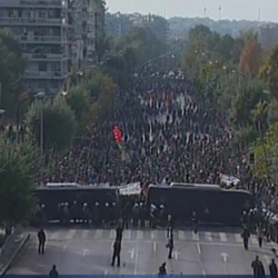 "Μπλόκο" στην παρέλαση