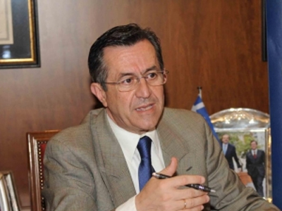 Ποιοι κρύβονται πίσω από τη χρυσοδάκτυλη δικαστική υπάλληλο;