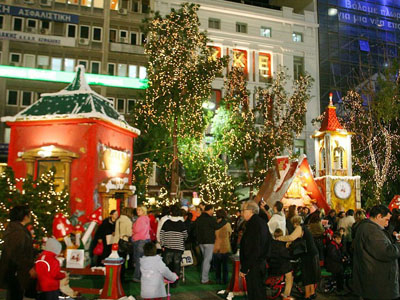 Εορταστικό ωράριο στα καταστήματα Πειραιά