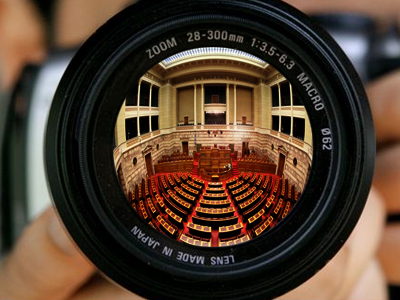 Βουλή: Στιγμιότυπα για γέλια και για κλάματα