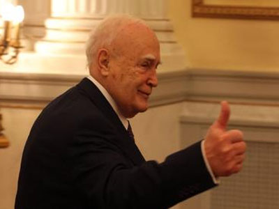 Στο Βερολίνο τη Δευτέρα ο Kάρολος Παπούλιας