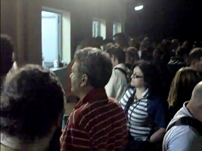 Η Πάτρα ξενυχτά στο πλευρό των εργαζομένων Η Πάτρα ξενυχτά στο πλευρό των εργαζομένων