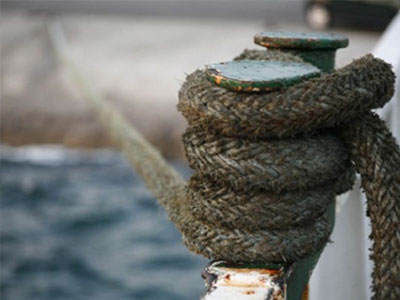 Δεμένα τα πλοία στα λιμάνια