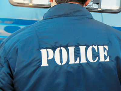 Αρχιφύλακας σε ρόλο ναυαγοσώστη