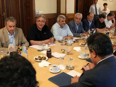 Κρίσιμη συνάντηση με τους εργοδοτικούς φορείς