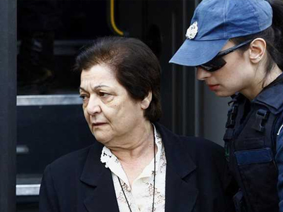 «Με πίεζαν να αλλάξω την κατάθεσή μου» «Με πίεζαν να αλλάξω την κατάθεσή μου»