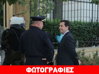 Aστυνομική επιχείρηση υπό το βλέμμα του Μηταράκη