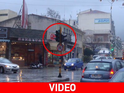 Εκτός λειτουργίας τα φανάρια λόγω νεροποντής