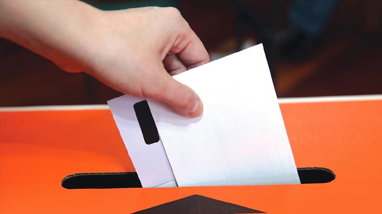 Δημοσκόπηση: Πρώτη πολιτική δύναμη το ακροδεξιό εθνικιστικό κόμμα στην Αυστρία