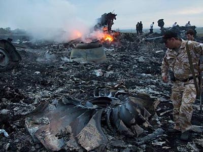 Ολλανδία: Eνώνουν κομμάτι-κομμάτι τα συντρίμμια της πτήσης MH17