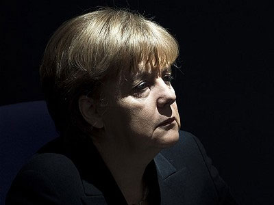 Οι «γκουρού» της παγκόσμιας οικονομίας κατά της Μέρκελ