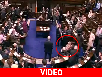 Τρυφερές στιγμές στην ιρλανδική βουλή Τρυφερές στιγμές στην ιρλανδική βουλή
