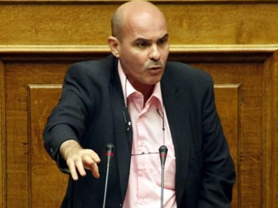 Άλλοι κόκορες στην αυλή και κότες στη Bουλή