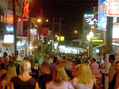 Ρόδος: Πιάστηκαν στα χέρια προς άγραν πελατών