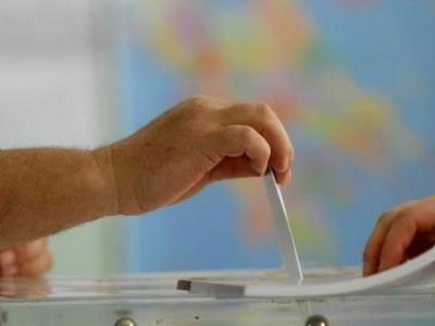 Mικρό προβάδισμα του ΣΥΡΙΖΑ έναντι της ΝΔ Mικρό προβάδισμα του ΣΥΡΙΖΑ έναντι της ΝΔ