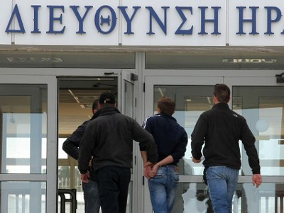 Σε διαθεσιμότητα οι αστυνομικοί που εμπλέκονται στο κύκλωμα της Κρήτης