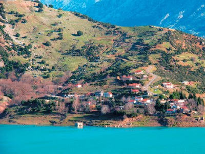 Πτώμα βρέθηκε στην όχθη της λίμνης Μόρνου