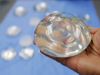 Τι λένε οι ειδικοί για τα εμφυτεύματα στήθους