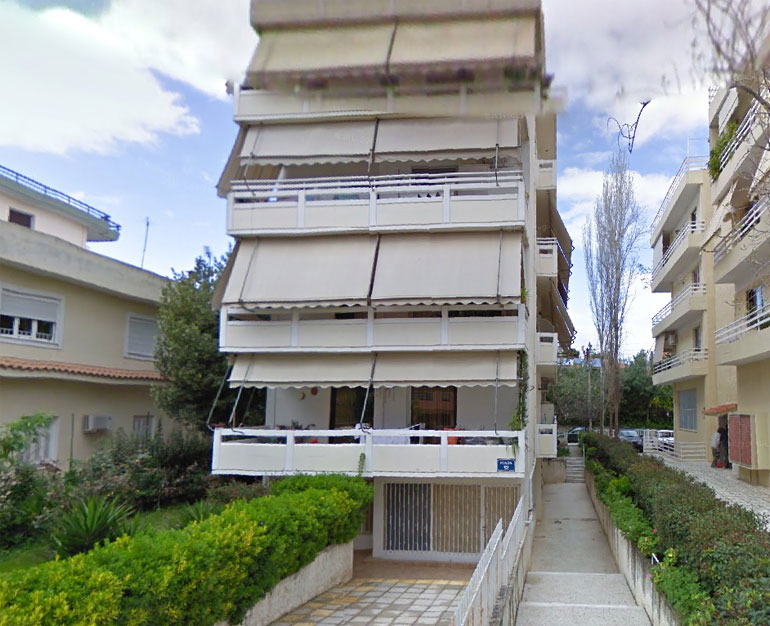 Η πολυκατοικία όπου εκδηλώθηκε η φωτιά