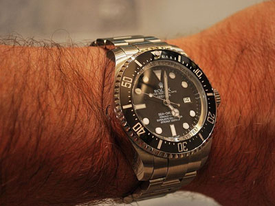 Μητροπολίτης χάρισε το… Rolex του! Μητροπολίτης χάρισε το… Rolex του!