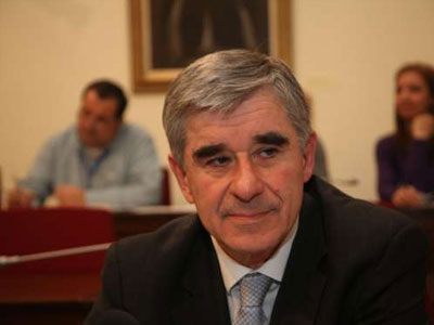 Κεκλεισμένων των θυρών για το… όνομα