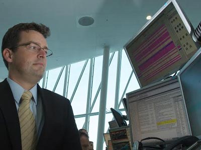 Δήλωση του John Hardy (Saxo Bank) για το πρόγραμμα ομολόγων στο zougla.gr