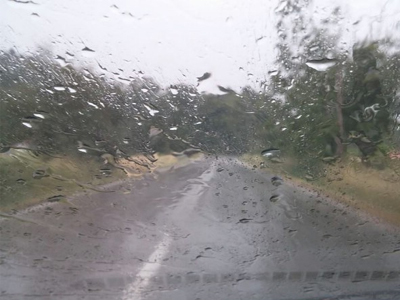 Άνοιξαν οι ουρανοί στη Λαμία